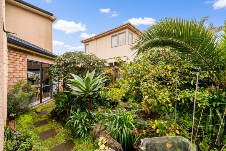 Photo of property in 45a Redoubt Road, Goodwood Heights, Auckland, 2105