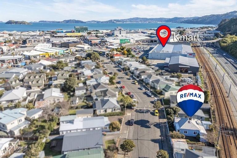 Photo of property in 35 Riddlers Crescent, Petone, Lower Hutt, 5012