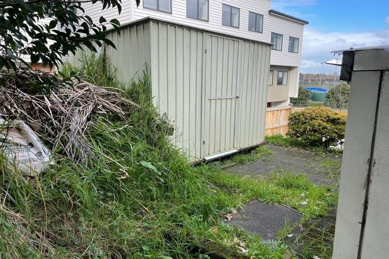 Photo of property in 35 Wairau Road, Forrest Hill, Auckland, 0627
