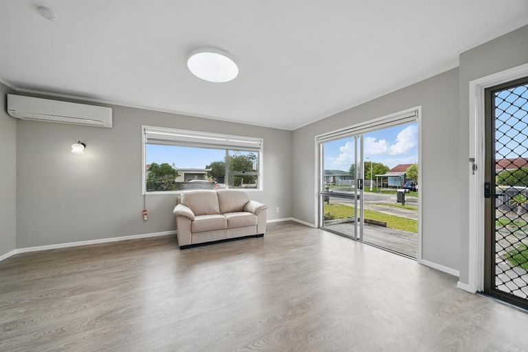 Photo of property in 1/41 Blacklock Avenue, Henderson, Auckland, 0612