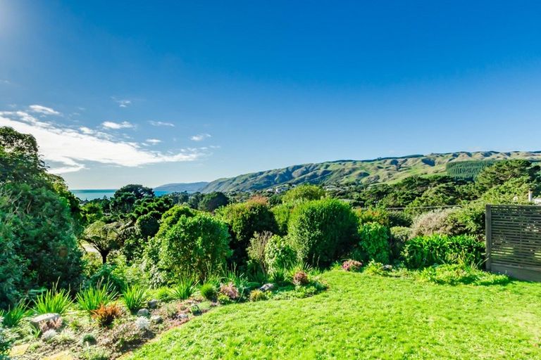 Photo of property in 6 Kapekape Place, Pukerua Bay, 5026