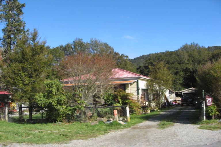 Photo of property in 79 Main Road, Blackball, 7804