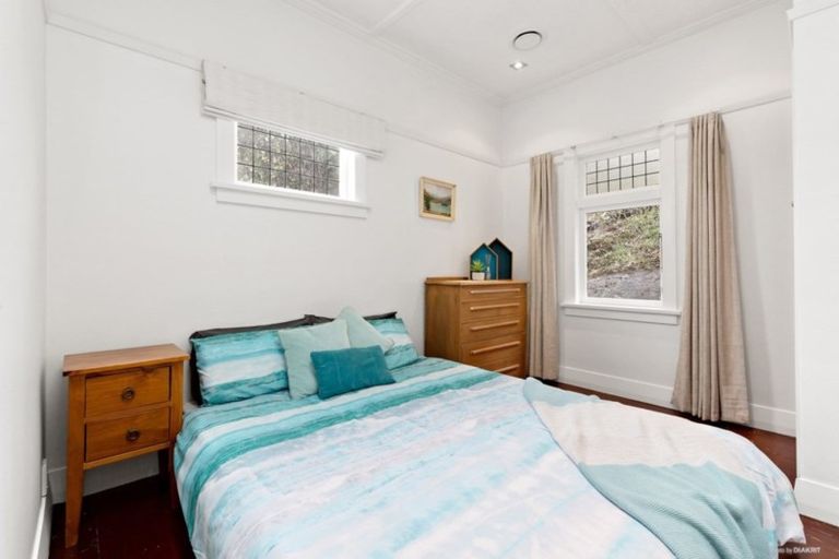 Photo of property in 4 Raroa Crescent, Northland, Wellington, 6012