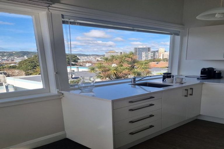 Photo of property in 35a Grant Road, Thorndon, Wellington, 6011