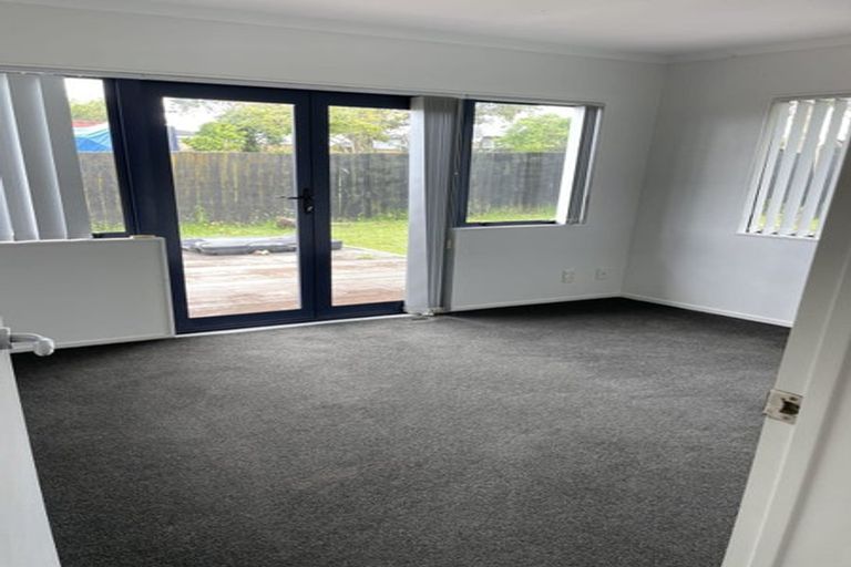 Photo of property in 445 Old Te Atatu Road, Te Atatu Peninsula, Auckland, 0610