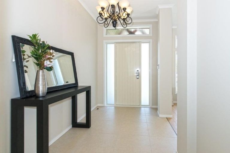 Photo of property in 11 Paso Fino Crescent, Karaka, Papakura, 2113