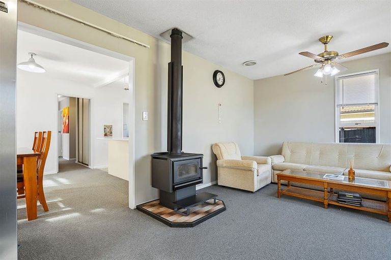 Photo of property in 5 Mckellar Place, Hornby, Christchurch, 8042