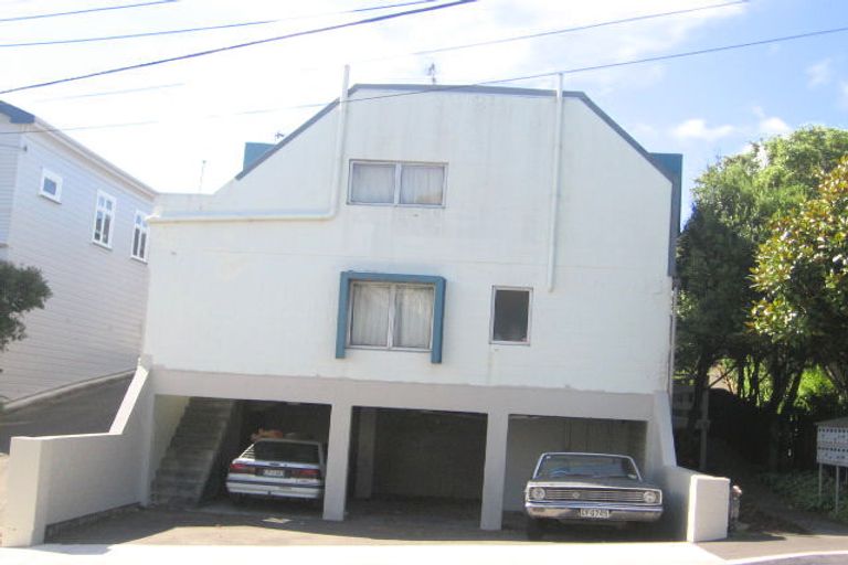 Photo of property in Paddington Apartments, 14/15 Mckinley Crescent, Brooklyn, Wellington, 6021