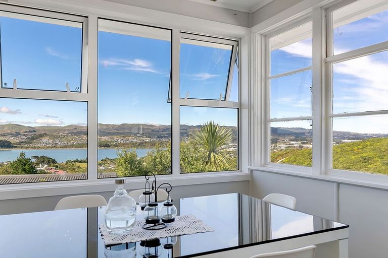 Photo of property in 12 Whenua View, Titahi Bay, Porirua, 5022