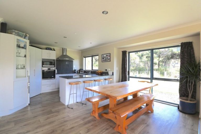 Photo of property in 136 Stratford Drive, Cable Bay, 0420