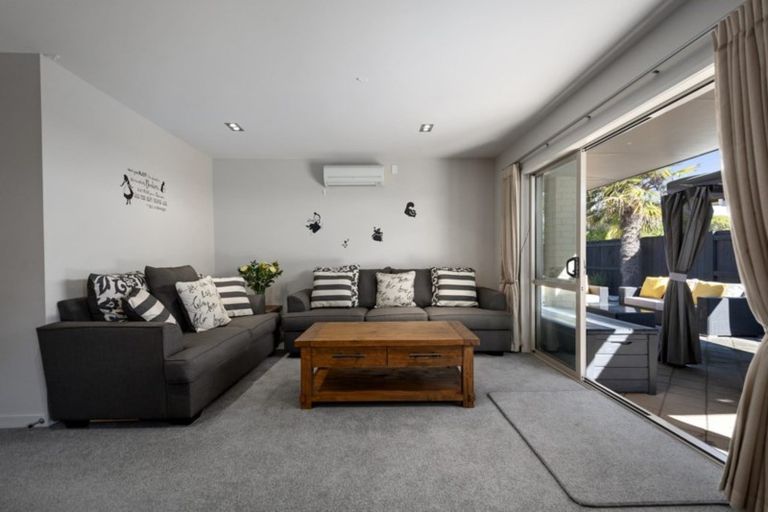 Photo of property in 32 Tomika Crescent, Papamoa Beach, Papamoa, 3118