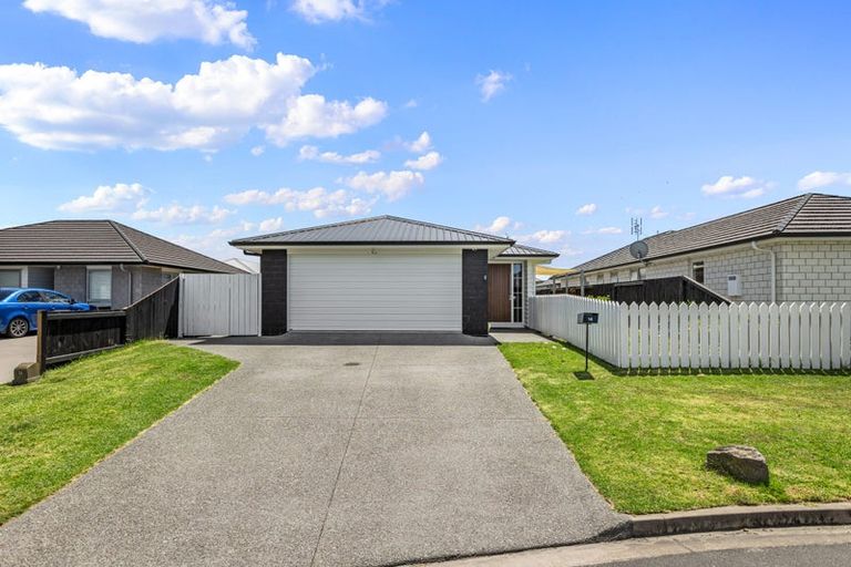 Photo of property in 14 Piata Street, Papamoa Beach, Papamoa, 3118