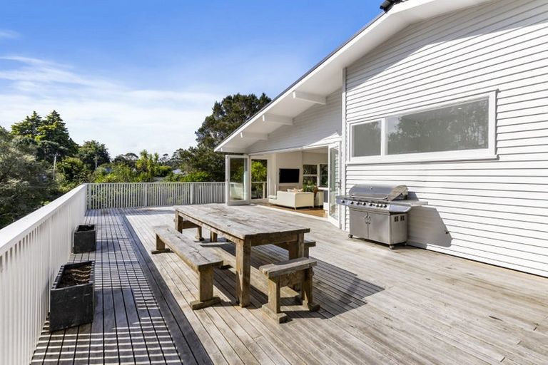 Photo of property in 115 Beach Haven Road, Beach Haven, Auckland, 0626