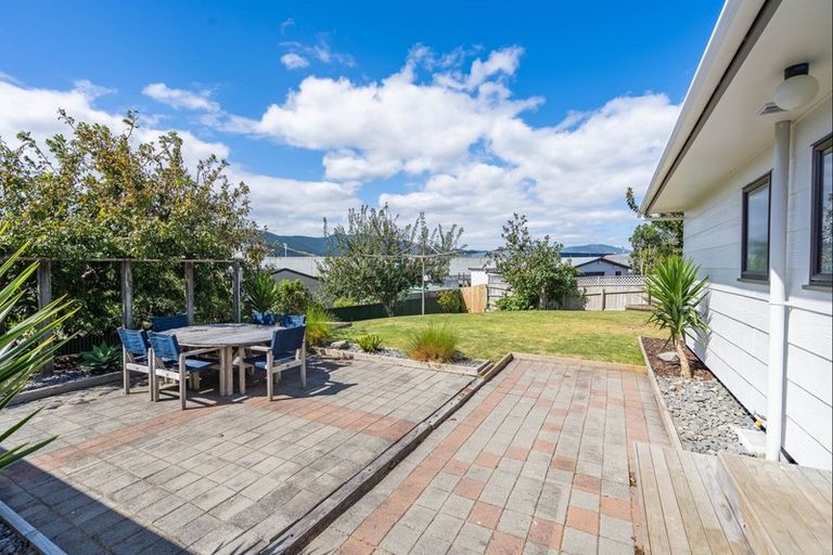 Photo of property in 11 Dennis Taylor Court, Paraparaumu, 5032