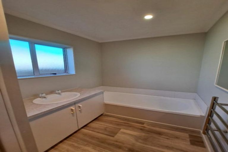 Photo of property in 17 Clemow Road, Fitzroy, New Plymouth, 4312