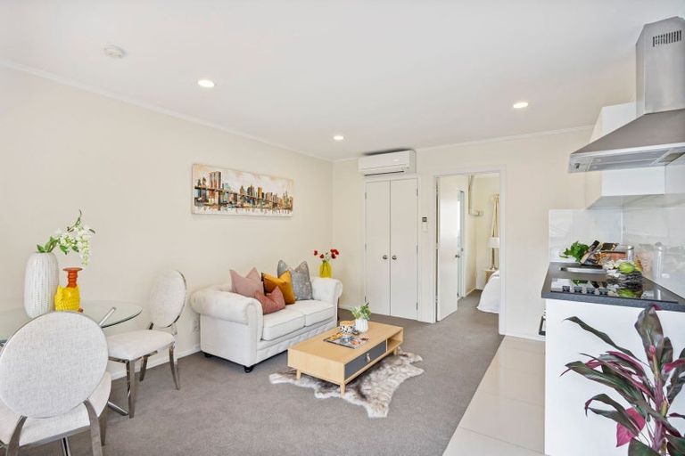 Photo of property in 24a Poruru Close, Papakura, 2110