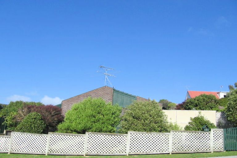 Photo of property in 37 Bodmin Terrace, Camborne, Porirua, 5026