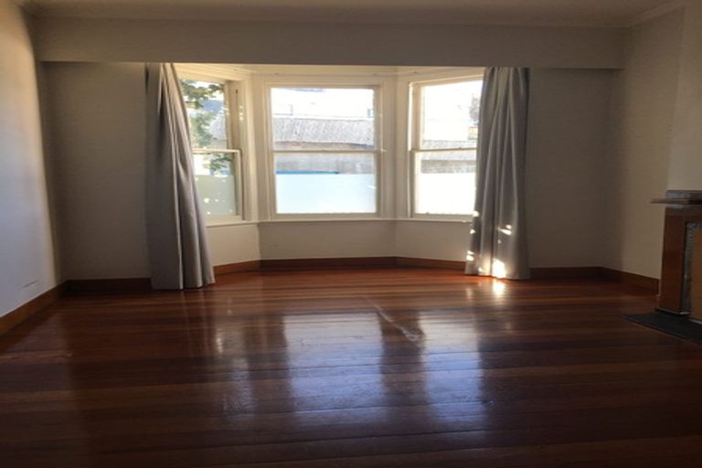 Photo of property in 13 Myrtle Crescent, Mount Cook, Wellington, 6021