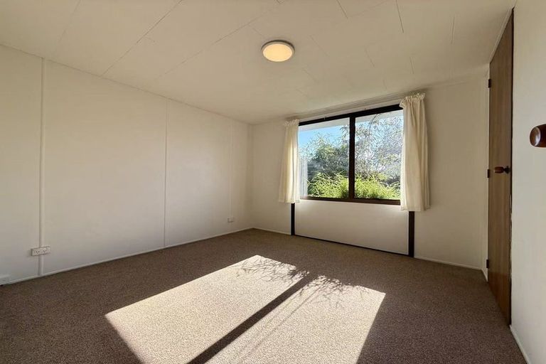 Photo of property in 2/15 Cyril Crescent, West Harbour, Auckland, 0618