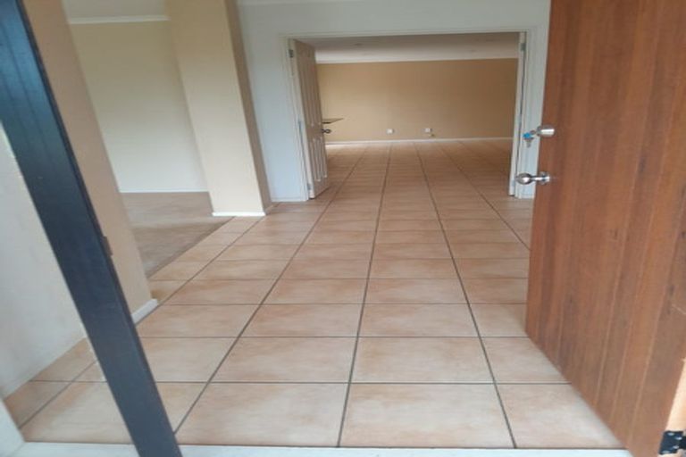 Photo of property in 6 Shankill Place, East Tamaki, Auckland, 2013