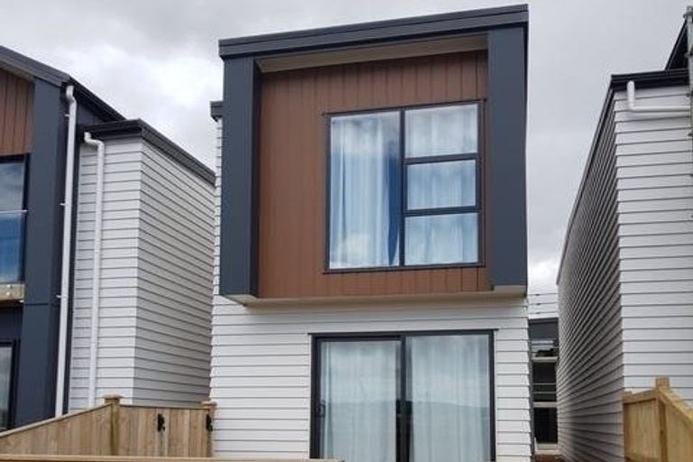 Photo of property in 48 Parahau Road, Papakura, 2110