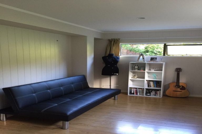 Photo of property in 14 Sandiacre Way, Browns Bay, Auckland, 0630