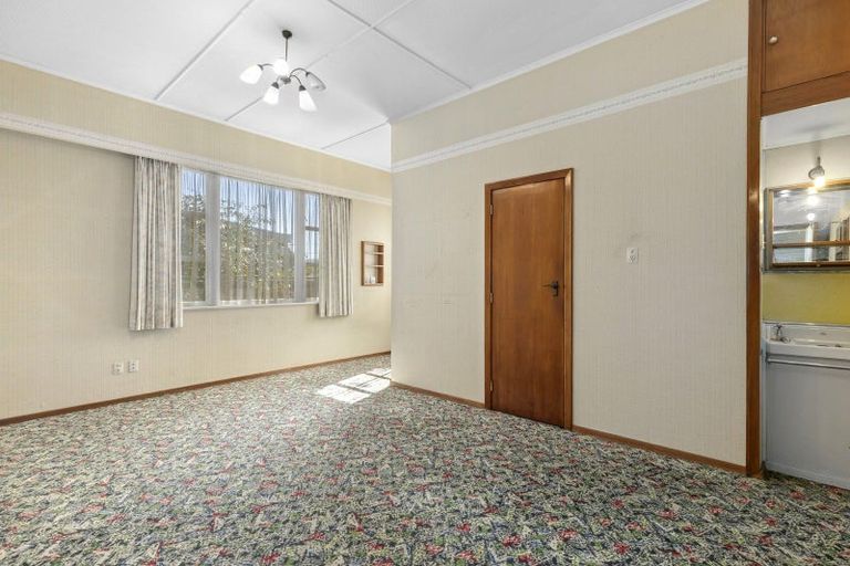 Photo of property in 194 Naenae Road, Naenae, Lower Hutt, 5011
