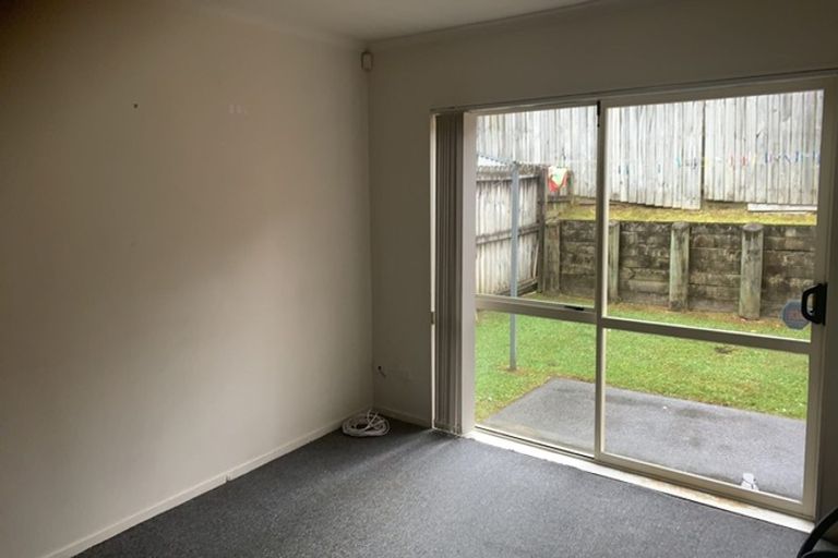 Photo of property in 24 Brashier Circle, Sunnyvale, Auckland, 0612