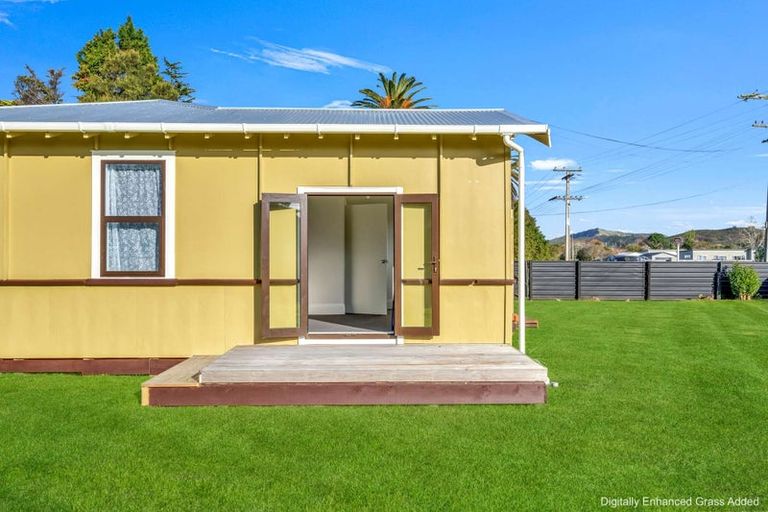 Photo of property in 5 Banks Street, Tolaga Bay, 4077