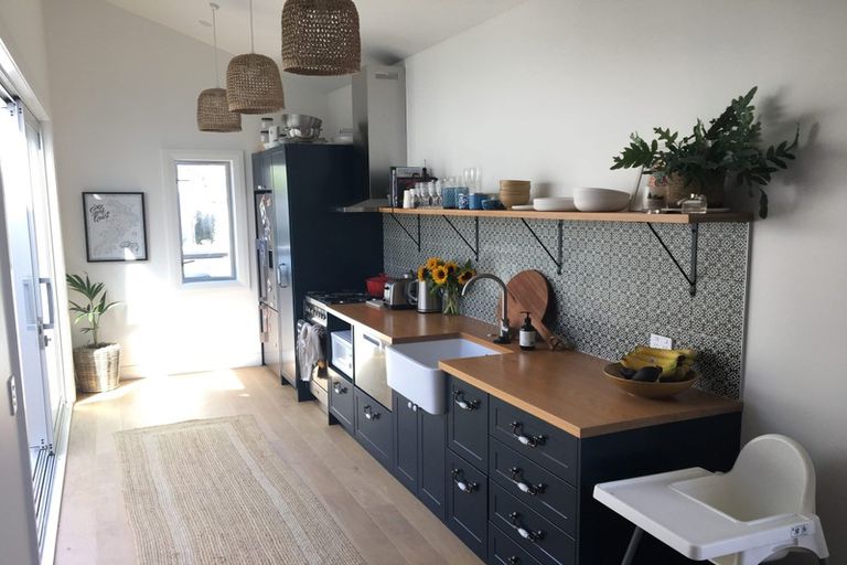 Photo of property in 201 Onepu Road, Lyall Bay, Wellington, 6022