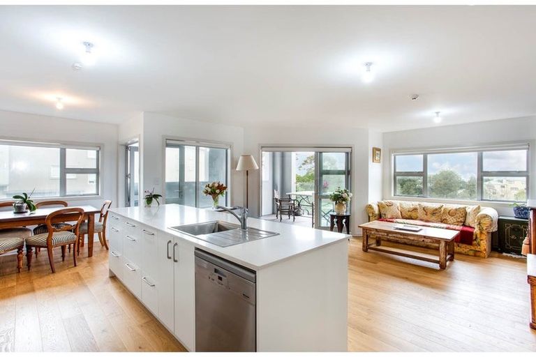 Photo of property in 16/270 Onewa Road, Birkenhead, Auckland, 0626