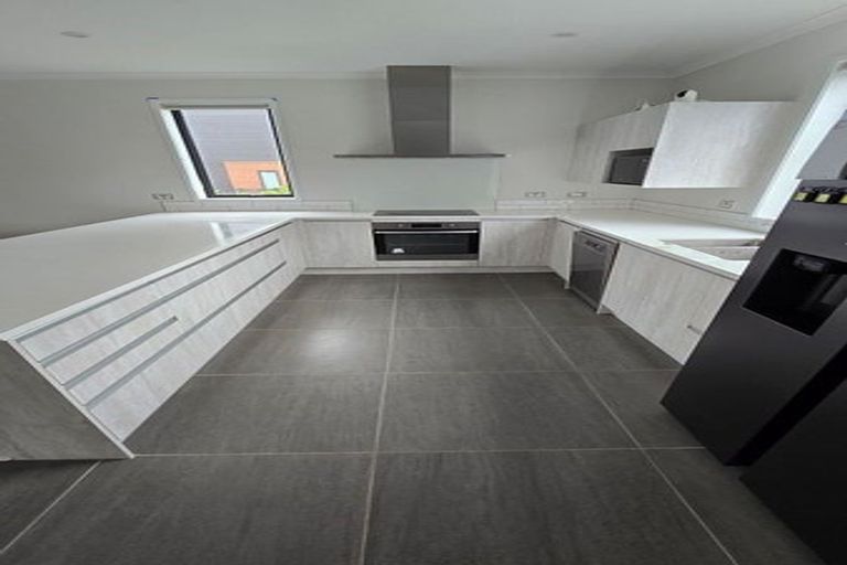 Photo of property in 28 Hobsonville Point Road, Hobsonville, Auckland, 0616