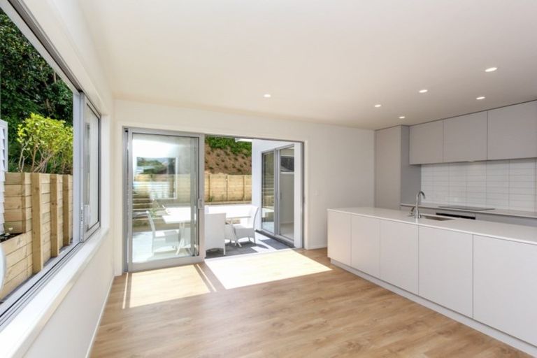 Photo of property in 4 Mackillop Way, Brooklands, New Plymouth, 4310