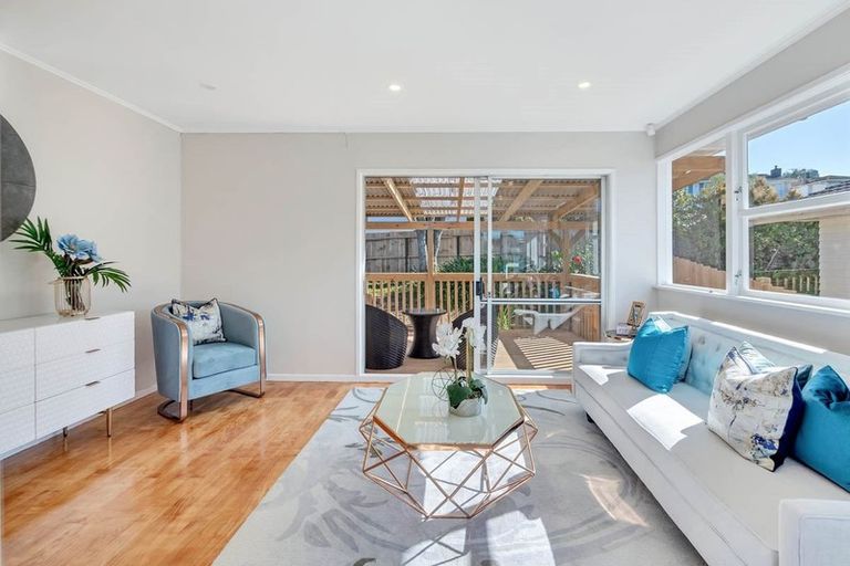 Photo of property in 25 Compton Street, Hillcrest, Auckland, 0627
