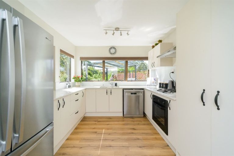 Photo of property in 120 Atawhai Road, Fitzherbert, Palmerston North, 4410