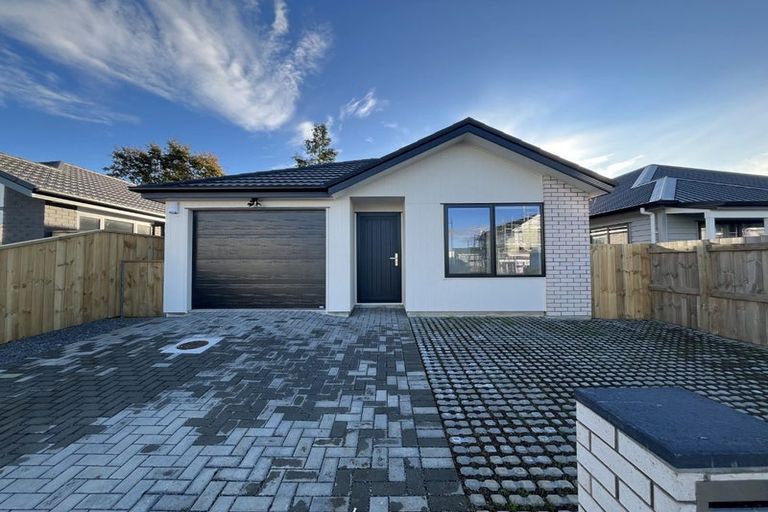 Photo of property in 51 Rorotu Avenue, Karaka, 2113