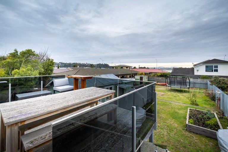 Photo of property in 48a Charles Street, Westshore, Napier, 4110