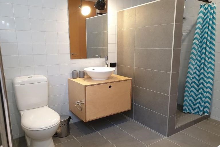 Photo of property in 1b Robieson Lane, Roseneath, Wellington, 6011