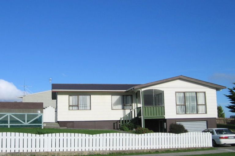 Photo of property in 7 Owaka Close, Kelson, Lower Hutt, 5010