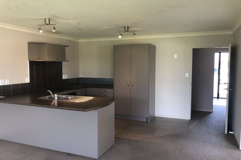 Photo of property in 41 Boston Parade, Kelvin Grove, Palmerston North, 4414