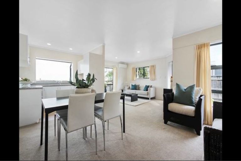 Photo of property in 4/26 Inverness Road, Browns Bay, Auckland, 0630