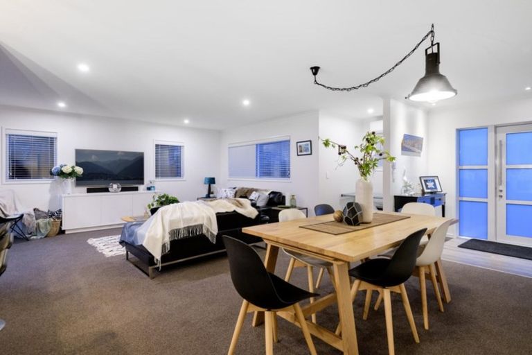 Photo of property in 351b Oceanbeach Road, Mount Maunganui, 3116