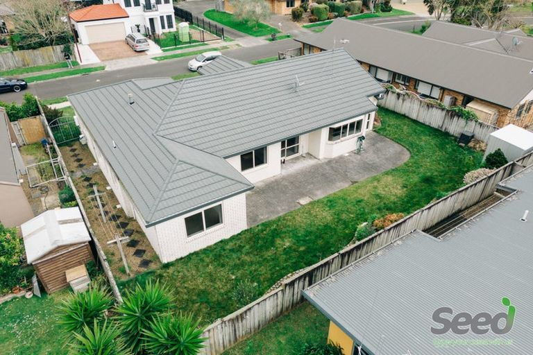 Photo of property in 2 Roderick Place, Rototuna, Hamilton, 3210