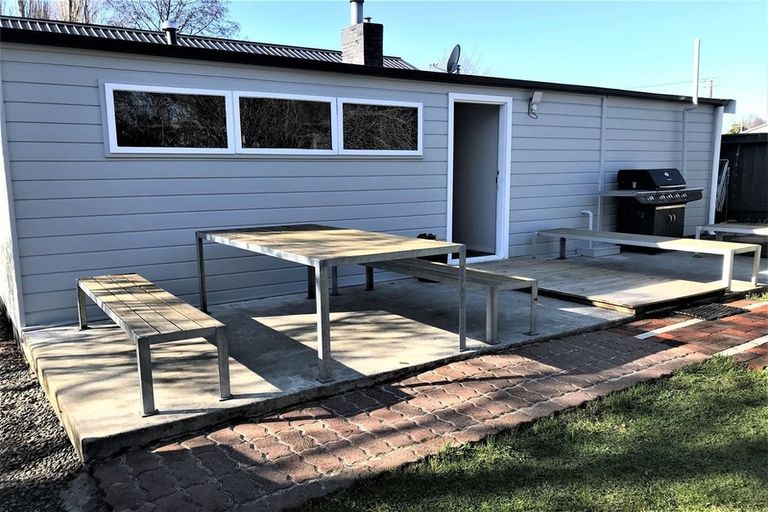 Photo of property in 9 Grammar Street, Kimbolton, 4777