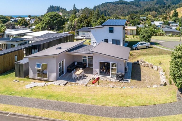 Photo of property in 5 Ross Place, Whiritoa, Whangamata, 3691