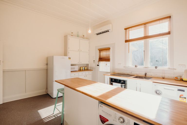 Photo of property in 142 South Road, Caversham, Dunedin, 9012