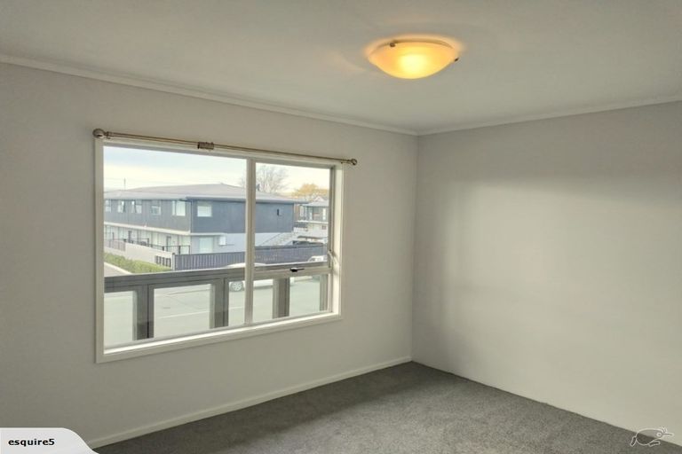 Photo of property in 2/33 Springfield Road, St Albans, Christchurch, 8014