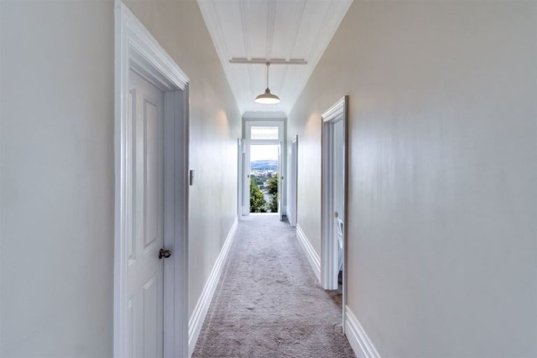 Photo of property in 11 Havelock Road, Hospital Hill, Napier, 4110