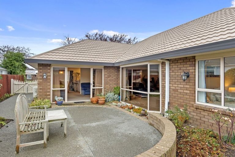Photo of property in 33 Kedleston Drive, Avonhead, Christchurch, 8042