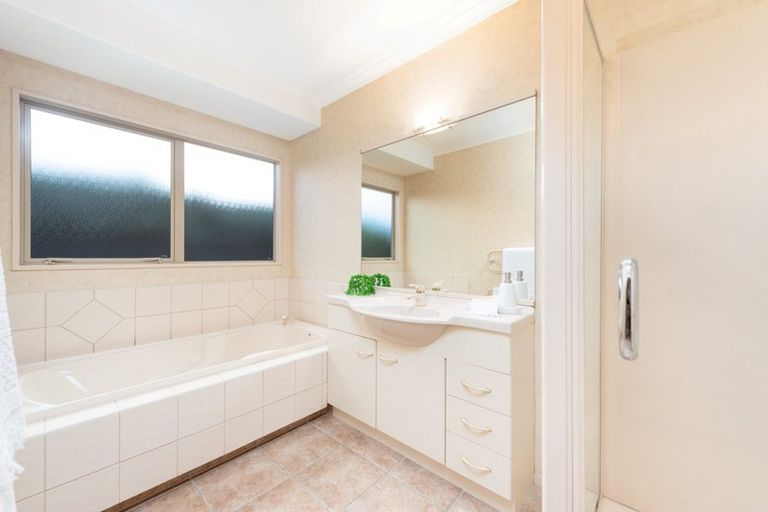 Photo of property in 37 Rosberg Place, Mount Maunganui, 3116